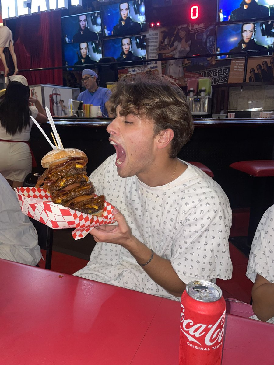 10.000 calorie…🍔