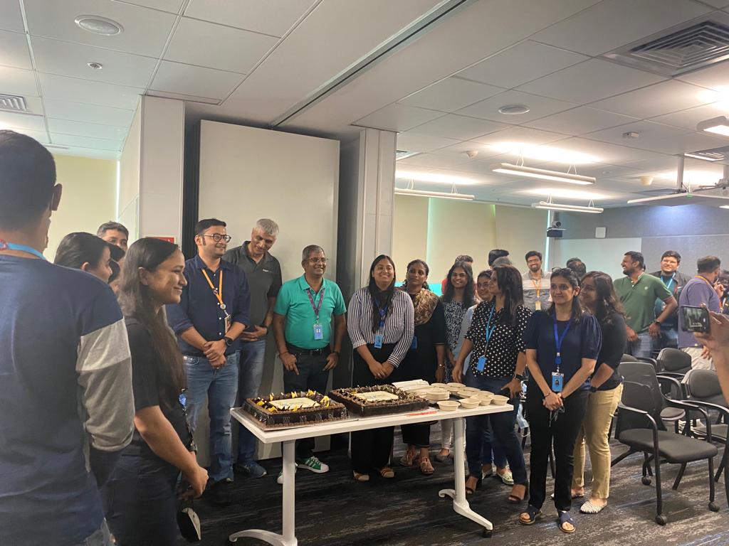Karuna2009's tweet photo. AMZL corp team celebrated return to office by coming together face to face , loved the interaction that followed with quite a few having joined during the pandemic and having the first opportunity of in person meeting , cheers to many more to follow ! https://t.co/JT4E9Fcfac