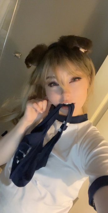 I found these in my camera roll 💗 https://t.co/fNhFVAOjZ3