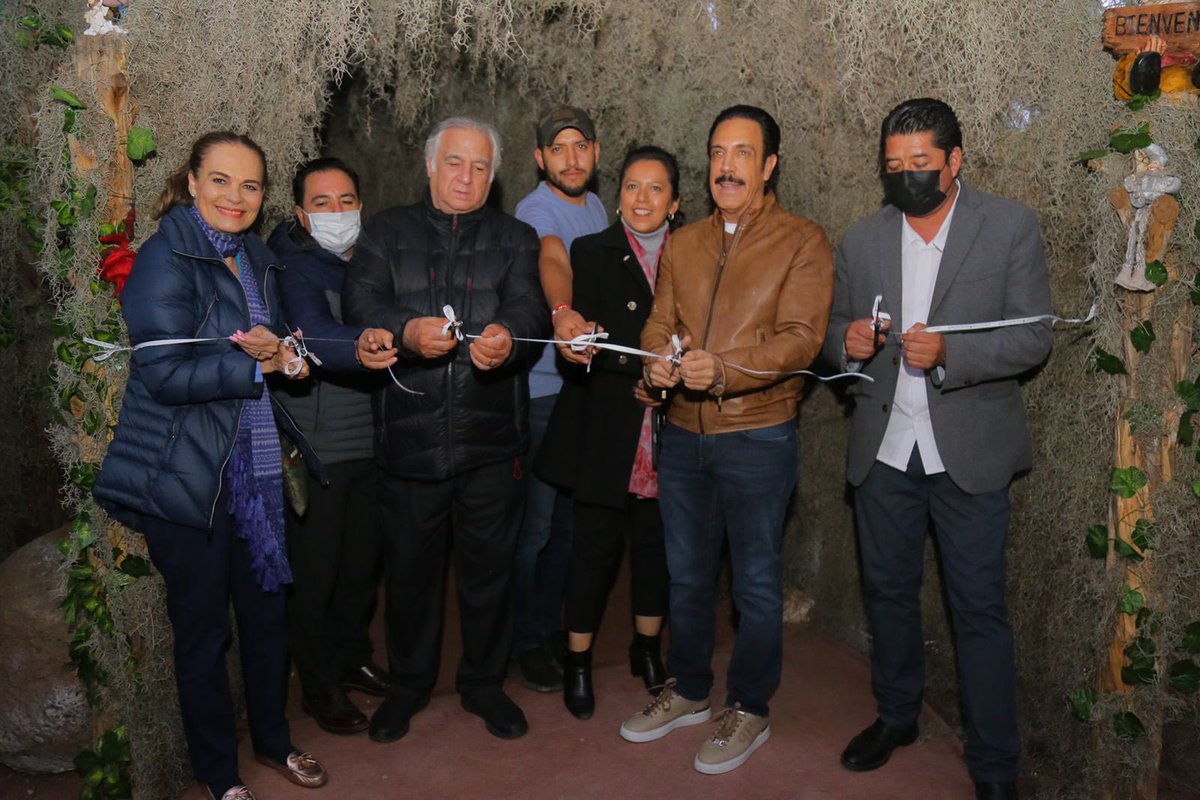 omarfayad's tweet photo. Durante esta gira de trabajo por nuestro #PuebloMágico de #HuascaDeOcampo, junto a Miguel Torruco Marqués @TorrucoTurismo, titular de la @SECTUR_mx, visitamos el Museo de los Duendes 🍀 y realizamos la inauguración de un nuevo espacio para el disfrute de todos los visitantes. https://t.co/pjQYytzwea