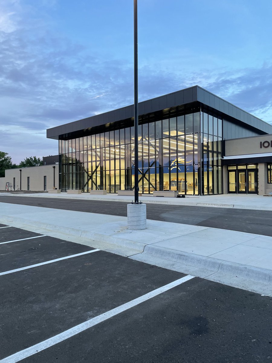 StaceyFager's tweet image. Iola Elementary School is set to open in August, bringing 3 former Elem schools into one. Designed by Allison Le of SJCF Architects &amp;amp; built by Coonrod &amp;amp; Assoc. What an amazing facility to serve the LaHarpe, Gas, &amp;amp; Iola communities!