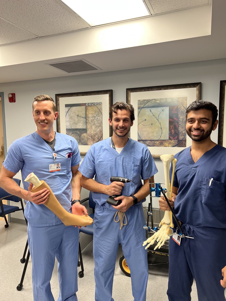 Shoulder Mom tweet media