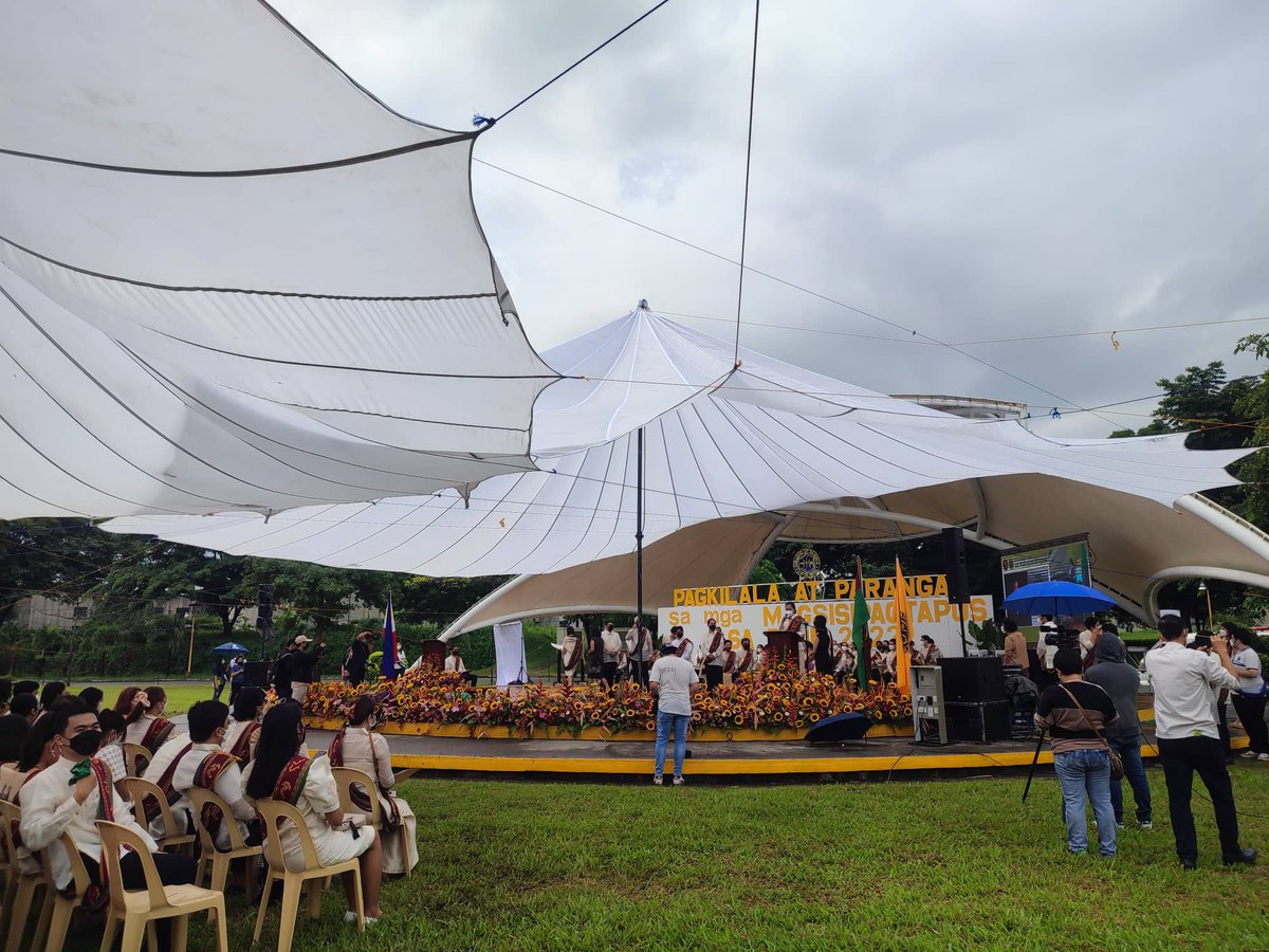 HAPPENING NOW: Graduates of the College of Science (CS) for 2022 are assembled at the CS Amphitheatre for today's CS Graduation program.