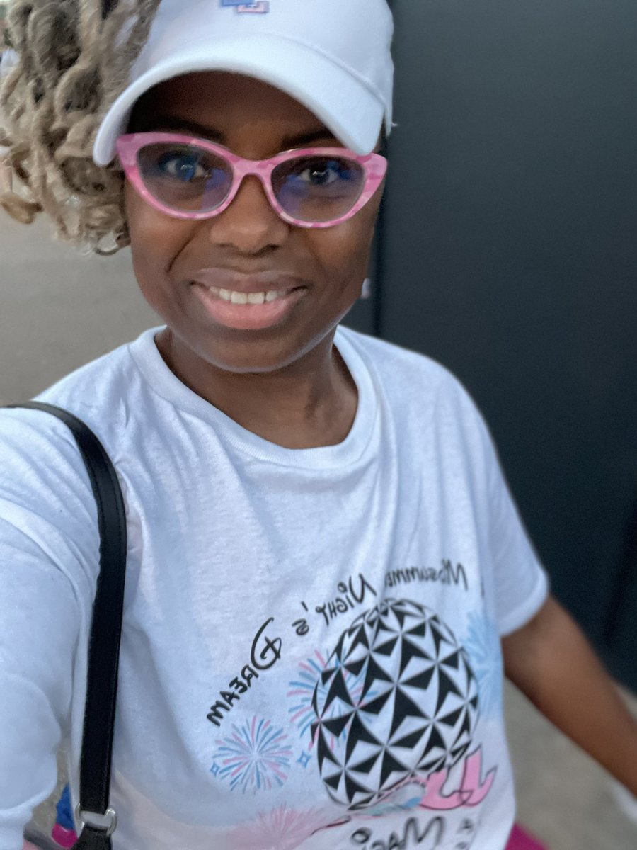 LaKreishaJean's tweet photo. What a wonderful day at the most magical place in the world!
.
.
#jjoanc2022 #jjoa45nc
#WWKD #WaltDisneyWorld
#KreeKronicles #ThisIsMe
#WifeMomBoss๐ #FamilyFridayFun
#LaKreishaMontiqueJean
#BlessedBeyondMeasure https://t.co/cIWTnnqzeo