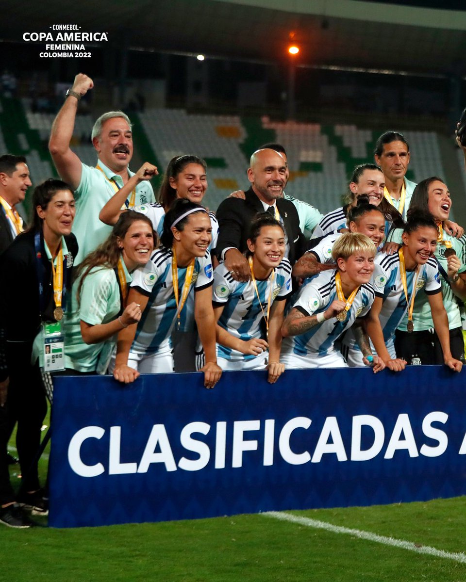 CopaAmerica's tweet photo. 🇦🇷 𝐂𝐥𝐚𝐬𝐢𝐟𝐢𝐜𝐚𝐝𝐚𝐬 ⏩ 𝐀𝐥 𝐌𝐮𝐧𝐝𝐢𝐚𝐥 🏆

#CAFem | #VibraElContinente https://t.co/QuUQ16CibI