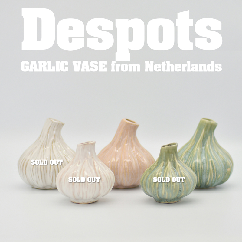 NOONFLOS's tweet photo. 人気の花器、【Despots】GARLIC VASE from Netherlands | ガーリックベース Mサイズ（オランダ製）も残り在庫が緑MとピンクMが1つです。この機会に是非っ！https://t.co/r6BPkaPFGC #despots #vase #garlic #花器 https://t.co/f5YVV00u95
