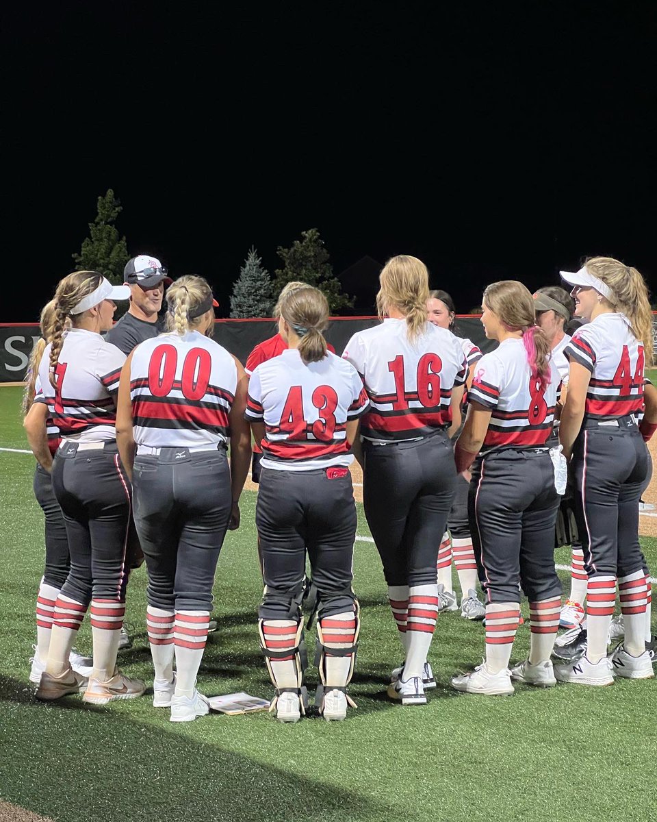 16u Elite Dirt Devils spent 15 hours at the field, played 30 innings, at two different locations, had two come from behind wins and will be continuing to play in the Peoria Midwest Regional Championship tomorrow!!! Woooooooooo!!!! #perseverance #killinit #ohyeah <a href="/05DirtDevils/">Dirt Devils Softball ‘05</a>