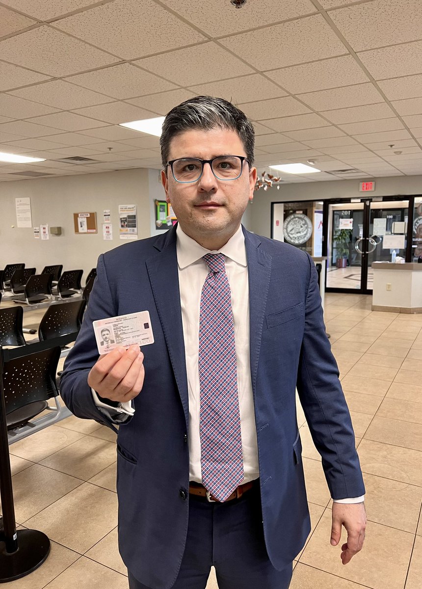 jorgem_yescas's tweet photo. Very happy to receive yesterday the first 3G-🇲🇽 #ConsularID that was issued in #Phoenix; it is more secure and even prettier! 😍
Thanks to Law #SB1420 of 2021, diverse agencies and institutions now accept my new consular ID ‼️ https://t.co/pFXSGlTqY3