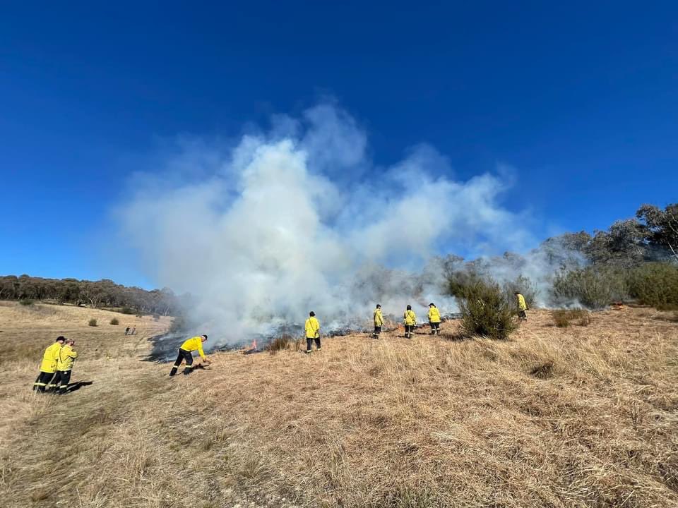 Ngunnawal led Cultural Burning on Ngunnawal Country @BirrigaiEdu today - caring for country done well! 

Thanks for the support ACT Rural Fire Service 🔥 @ACTEducation @actgovernment #CulturalBurning #NgunnawalCountry #CaringForCountry