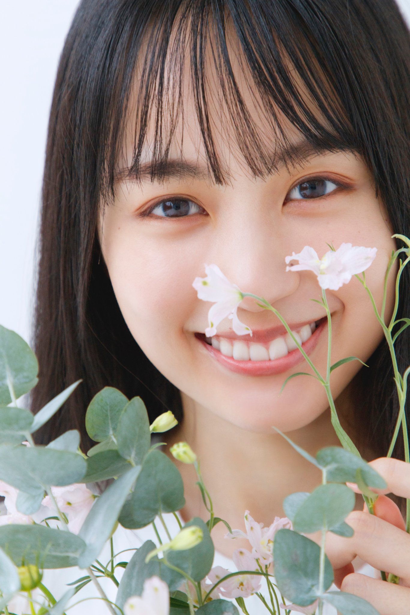 乃木坂46賀喜遥香 1st 写真集 「まっさら」好評発売中【公式