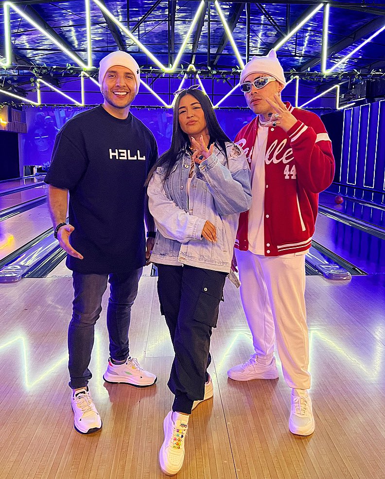SoyDVX's tweet photo. #SEKEDO es la felicidad de compartir con tan talentosos artistas y carismáticas personas como lo son @itzzaprimera y @ryanroymusic ❤️🔥 Son todo lo que está bien.
Gracias a todos por el apoyo inmenso que le han dado a #SEKEDO ¡Vamos por más! 📀💎 #EsoSeSabe 😎
#LaCooltura 🔥🐆 https://t.co/HN7BxbRpAJ