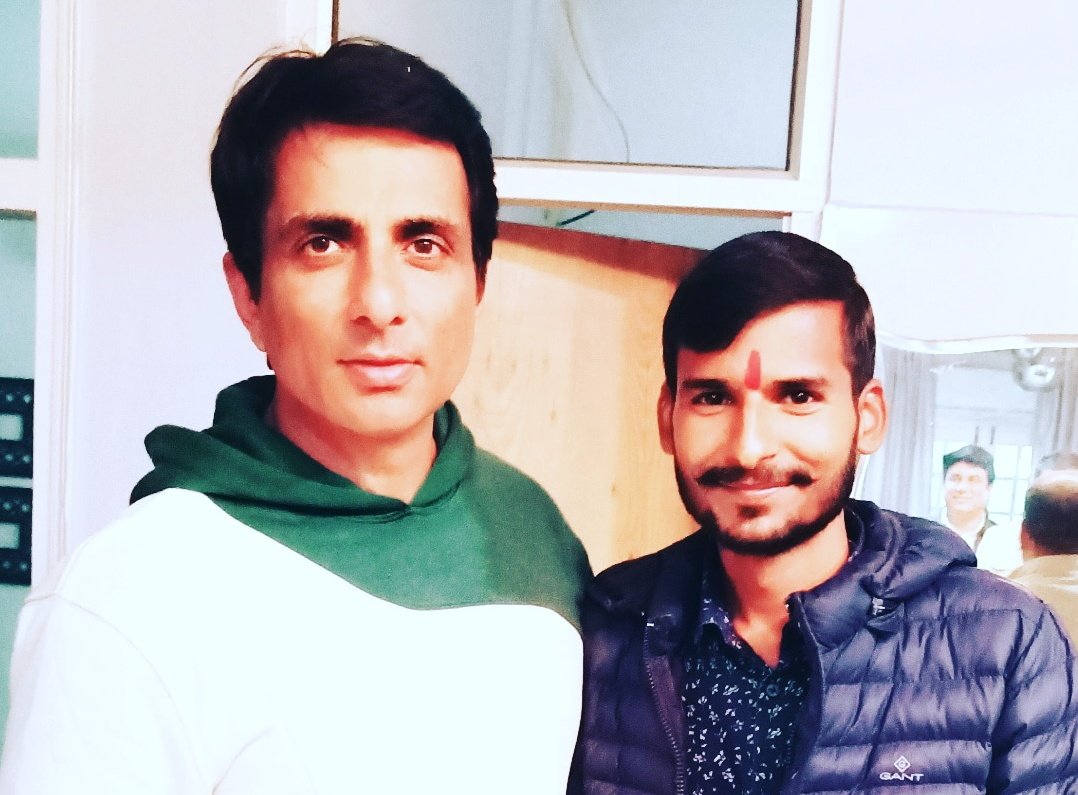 मसीहा को जन्मदिवस की हार्दिक बधाई एवं शुभकामनाएं। 💕🎉
#HappyBirthdaySonuSood