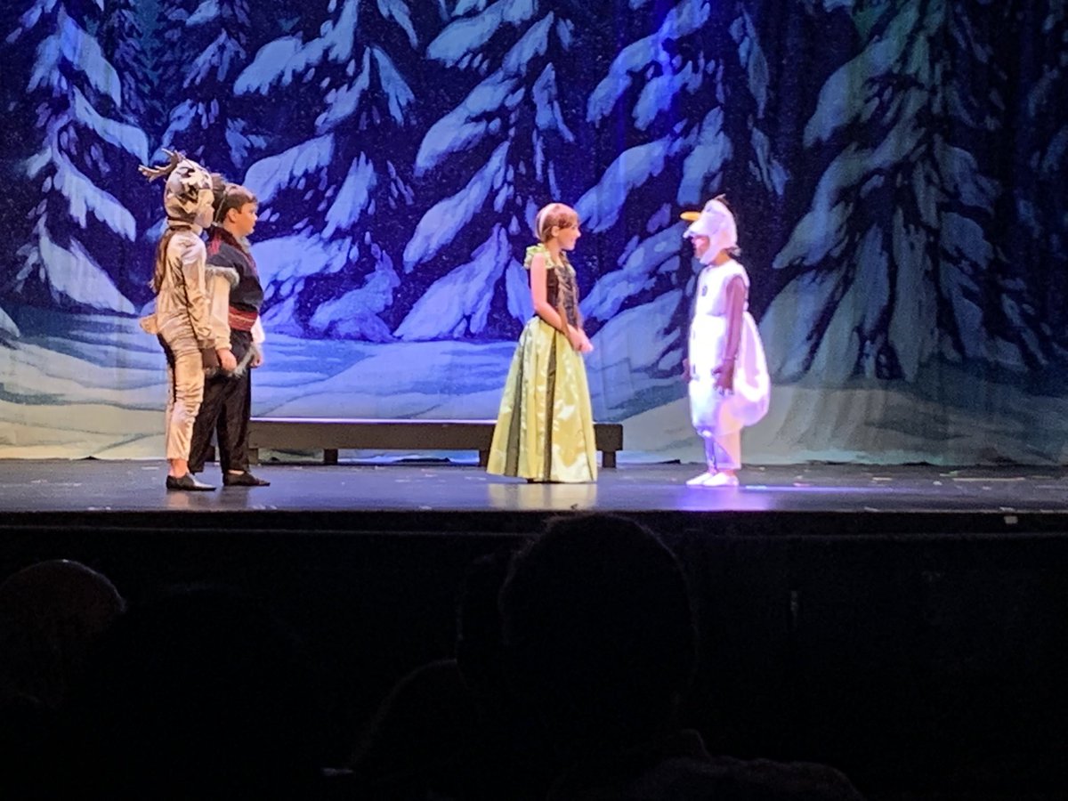 shorsleyteach's tweet photo. Well that was AMAZING. Two nights in a row of wonderful performances. My hands are sore from clapping ๐. Well done all. #tgoroud #hvct @krampf1 https://t.co/rokiMeT62J