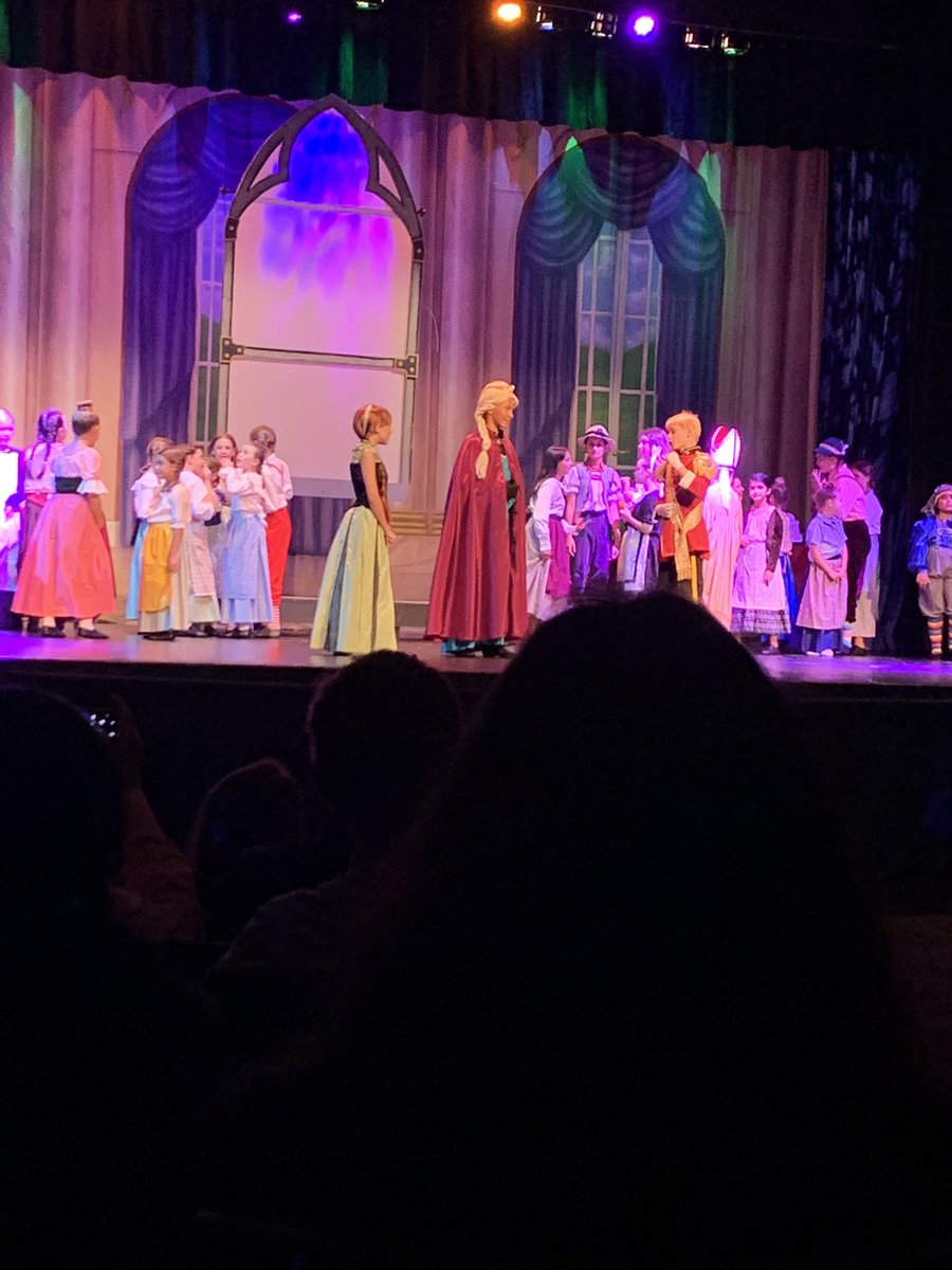 shorsleyteach's tweet photo. Well that was AMAZING. Two nights in a row of wonderful performances. My hands are sore from clapping ๐. Well done all. #tgoroud #hvct @krampf1 https://t.co/rokiMeT62J