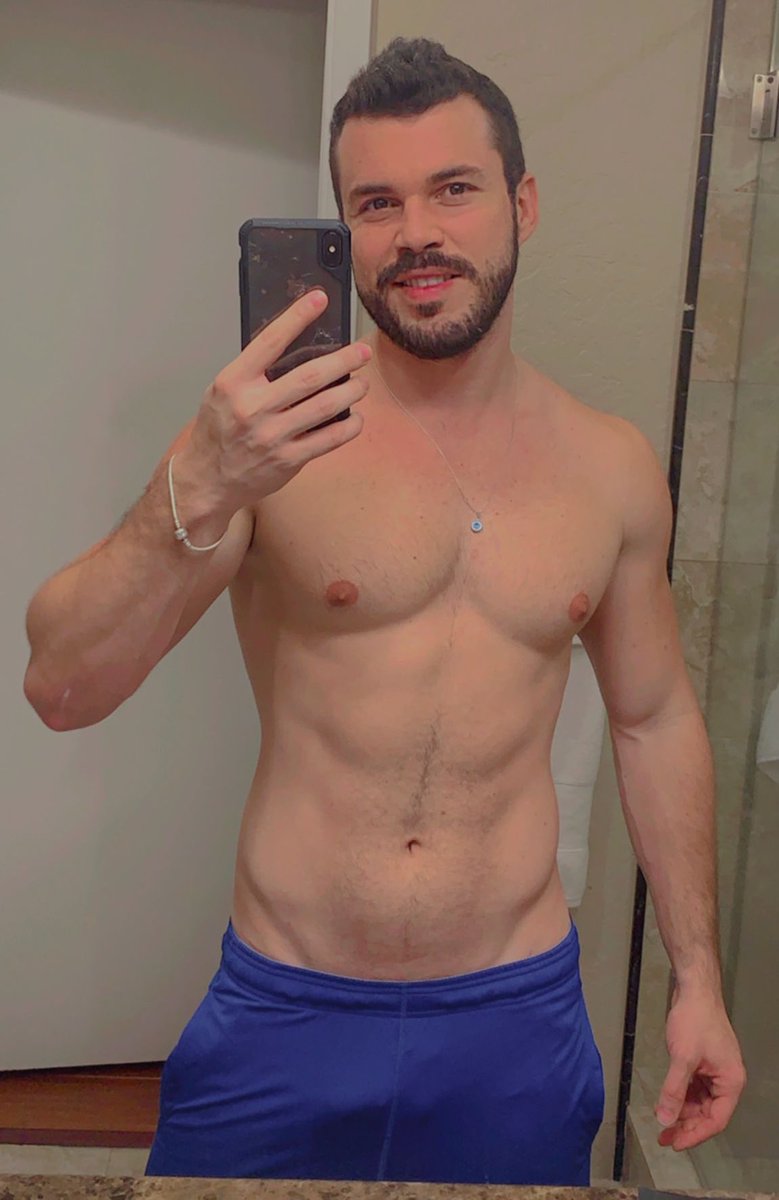 onaitsic's tweet photo. Com esse frio só ficaria melhor com um corpo gostoso desse aqui https://t.co/XoxCGvpTBp