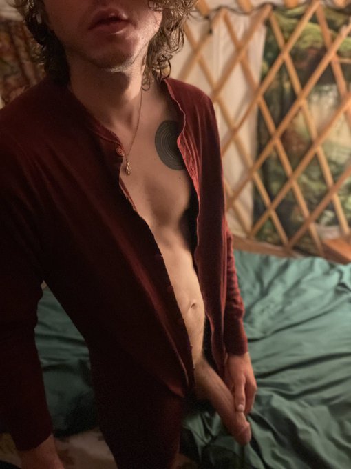 union suit shoot. gonna have to make a video soon 🤔 https://t.co/y6gLHteg1s<a href="/tag/obviousthirsttrap"class="tags"><span>#obviousthirsttrap</span></a>