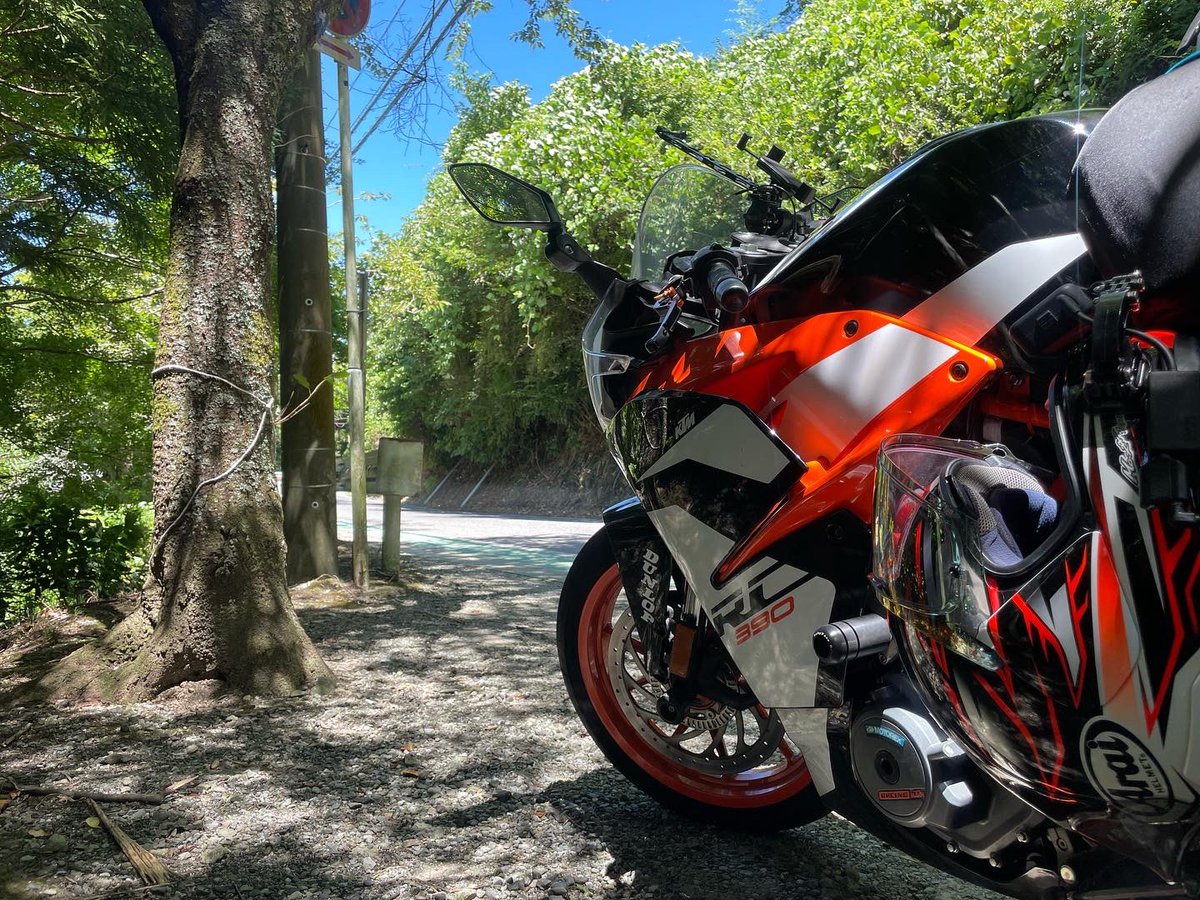 CANROUTEORANGE's tweet photo. 前回カメラの設定が悪かったので再撮影で養老渓谷リベンジ！

#KTM #bike  #養老渓谷 https://t.co/ada2odZzeJ