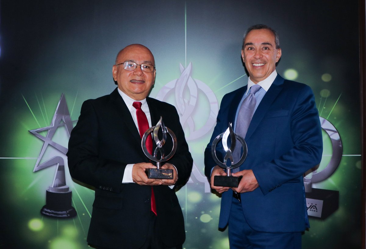entelbo's tweet photo. Para #EntelBolivia es un honor recibir los dos galardones de #PremiosMaya como:
- Mejor Cobertura y Tecnología en Internet
- Empresa Líder en Telecomunicaciones
Además de un desafío, hacia adelante, mantener el liderazgo y preferencia en el sector de las Telecomunicaciones. https://t.co/rfSwEV0Fq2