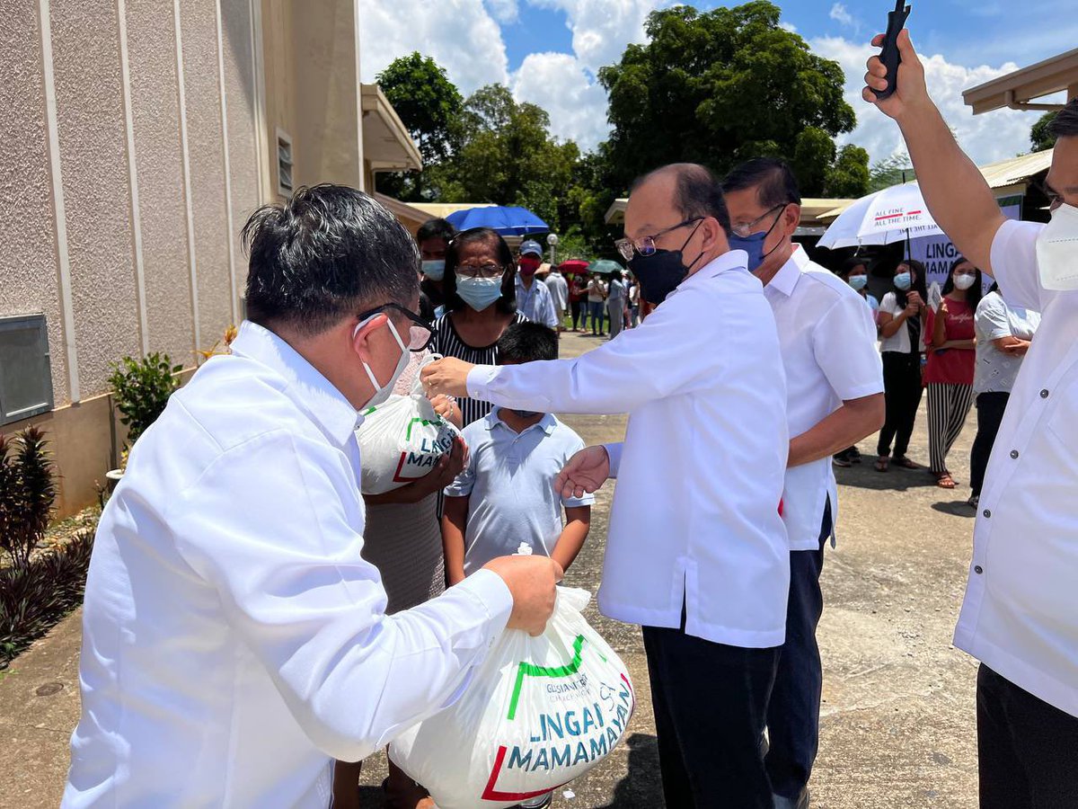 NET25TV's tweet photo. TINGNAN: Iglesia Ni Cristo kaagad na nagpahatid ng tulong sa mga naapektuhan ng paglindol sa Bangued, Abra sa pamamagitan ng Lingap sa Mamamayan. | via @earlobringas 

#LingapSaMamamayan #LingapNews #NET25News https://t.co/587slFQu1C