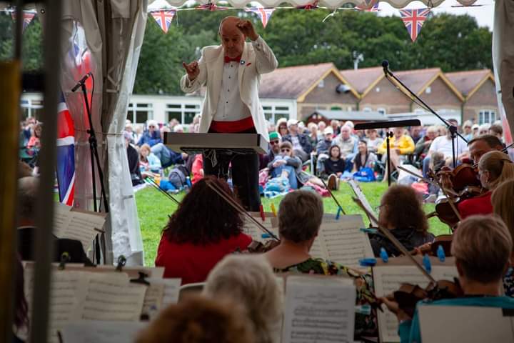 Today's the day! Join us at the Steam Railway, 3.00pm start. Tickets on the gate or online here: bit.ly/3nQNDHU. Bring your own seating, rug, mat etc. There's a bar and other refreshments available on site.