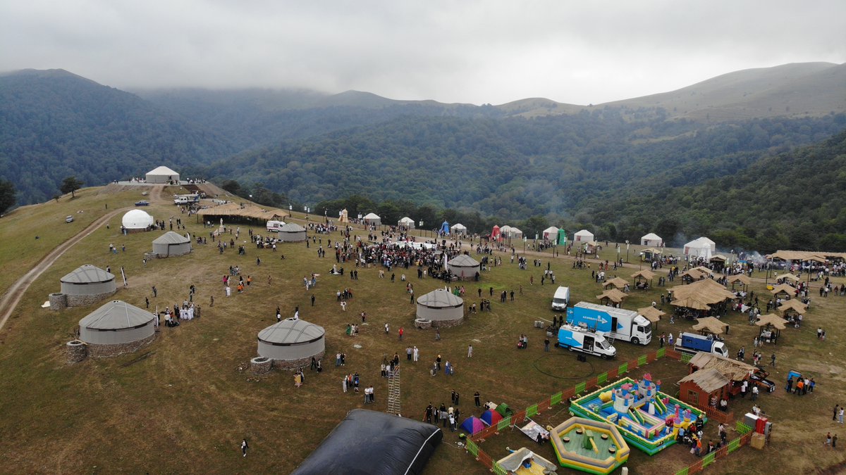 📌#Azerbaycan'da başlayan Milli Yayla Festivali, coşkulu ve renkli görüntülere sahne oldu 🇹🇷 🇦🇿