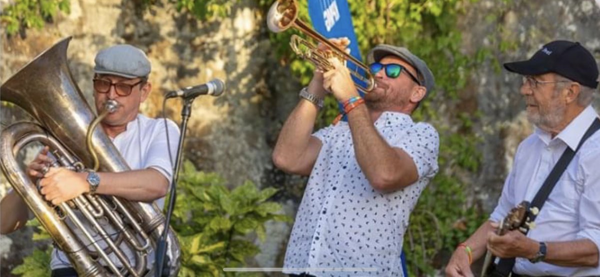 Great to play at Castle Cornet last night with Fidgety Feet jazz band. Wonderful event #KPMGCastleNights