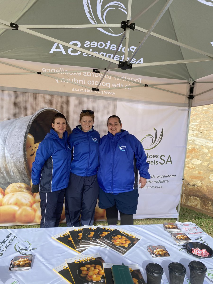 potatoes_za's tweet photo. You're so not ready for this! The games are getting heated here at the Clanwilliam SuperSpar Netball Tournament. Come through to our stall to meet the spectacular team 🏆🥔

We're #teampotatoes all the way! RT and like to send some love. 

#PotatoesSouthAfrica #PotatoesSA https://t.co/EhYoM3bsr0