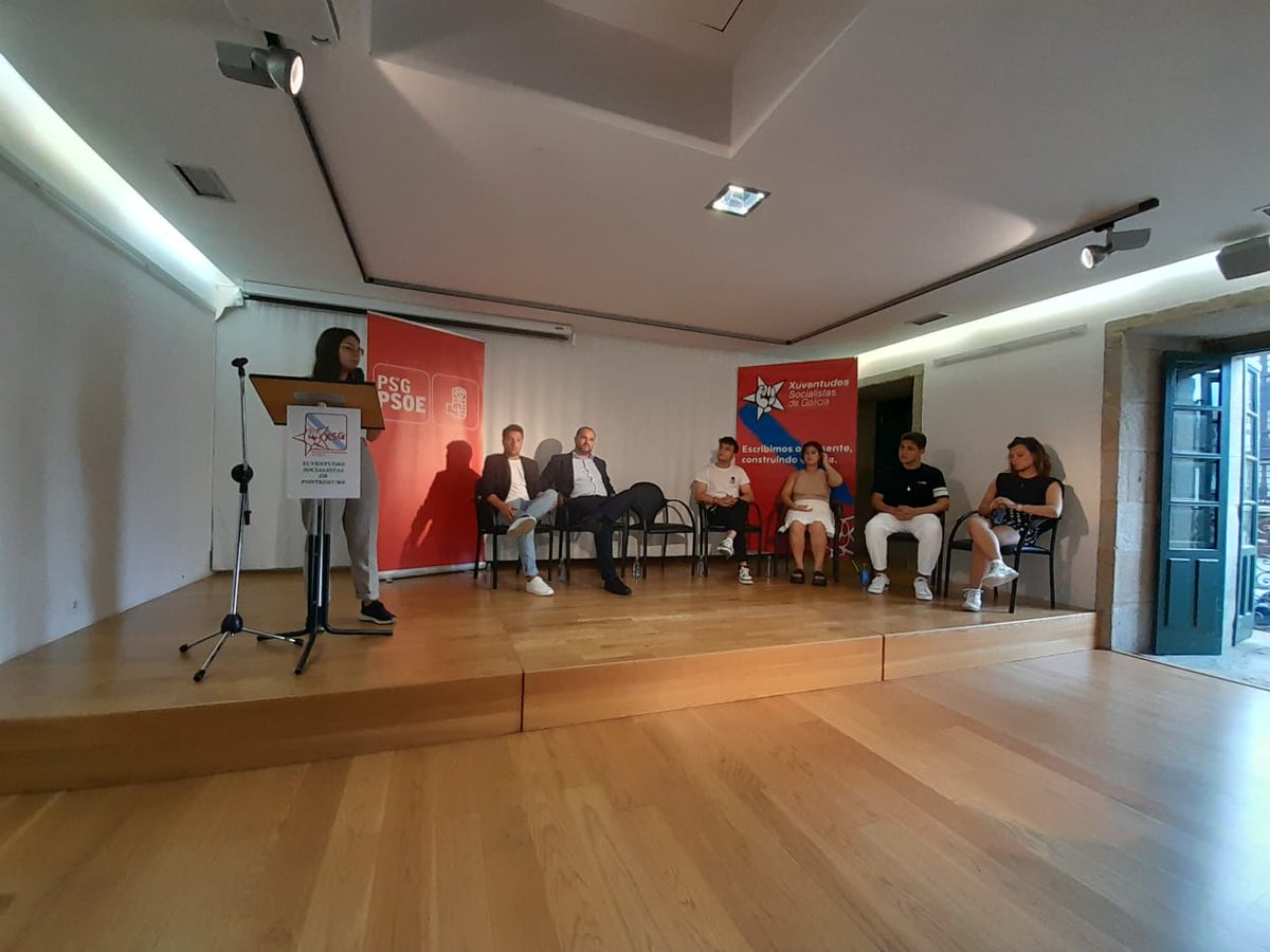 xurxodb's tweet photo. .@XSGalicia é unha organización que está a crecer tras tantos anos de parálise forzada. Din que hai cambio de ciclo político, pero sí, na Galiza, onde un proxecto de país como o noso pode ser a alternativa necesaria ante o inmobilismo do PP na Xunta.

Adiante, XSG Pontedeume! https://t.co/ga3cuBMc0u