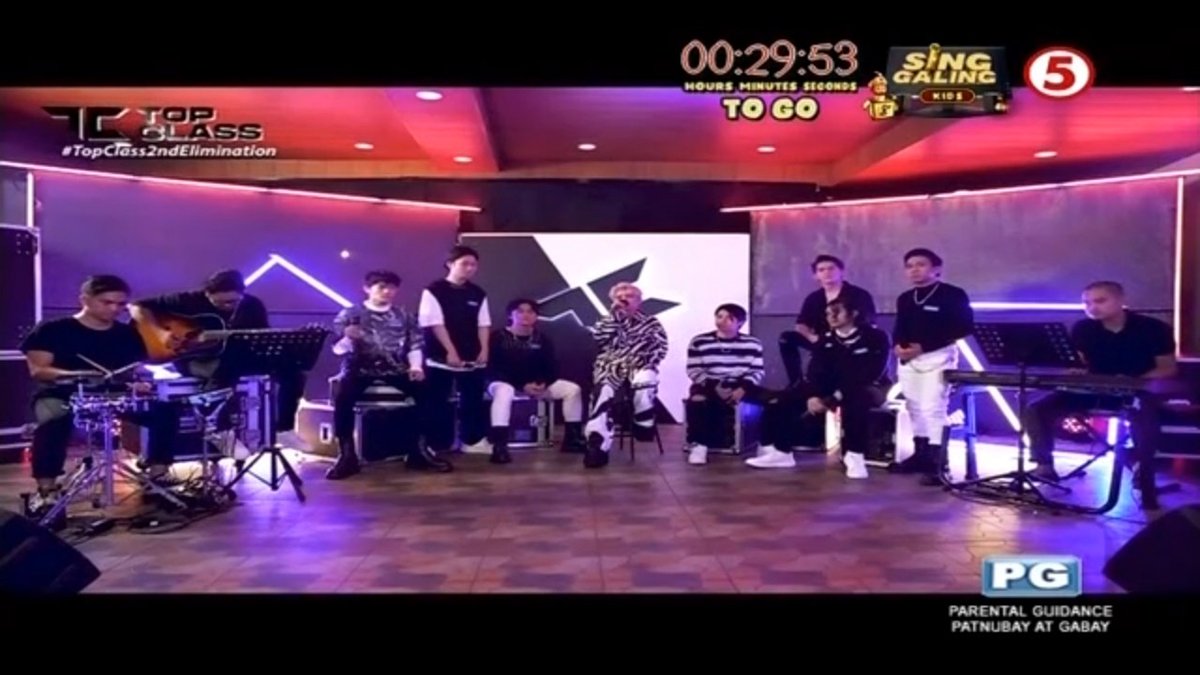 TV5manila's tweet photo. Group 1 #TOPCLASSTrainees performance with Vocal Mentor, KZ!
#TopClass2ndElimination
#TopClassTV5
#kumuTOPCLASS
#IBAngSayaPagSamaSama https://t.co/fd7t4Cq0xb
