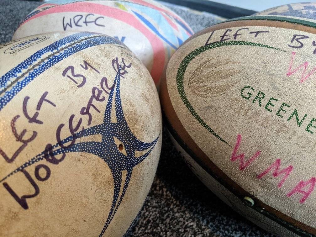 GRFUrugby's tweet photo. ✔️Get some old balls ✔️write 'Left by CLUBNAME' on it ✔️Take some pics and drop them off at local parks ✔️Post the pics on social media encouraging people just to pick up and go play! ✔️use #PickAndGo &amp; tag @GRFUrugby

We will share-away on all #GRFU social channels too 🤞🏼🍀🏉 https://t.co/2WOyg0oVeV