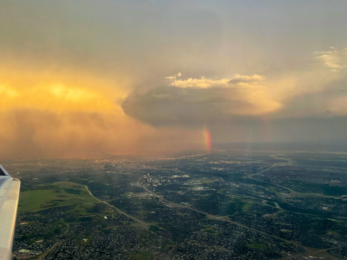 baileykk17's tweet photo. YYC to YLW tonight #weatheriscool https://t.co/7XyGRFQITc