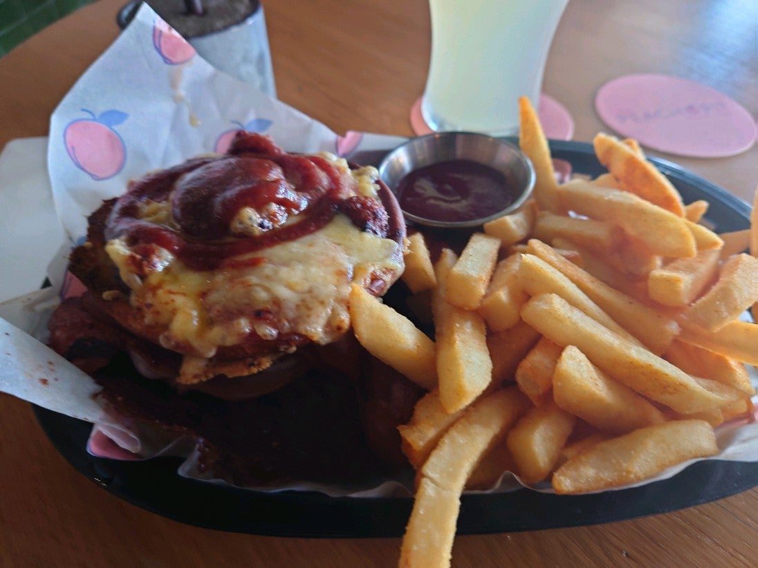 tangof1's tweet photo. I'm at The Peach Pit in Scarborough, Western Australia https://t.co/4Z9ukhc1Z2 https://t.co/FJiDm4dTWf