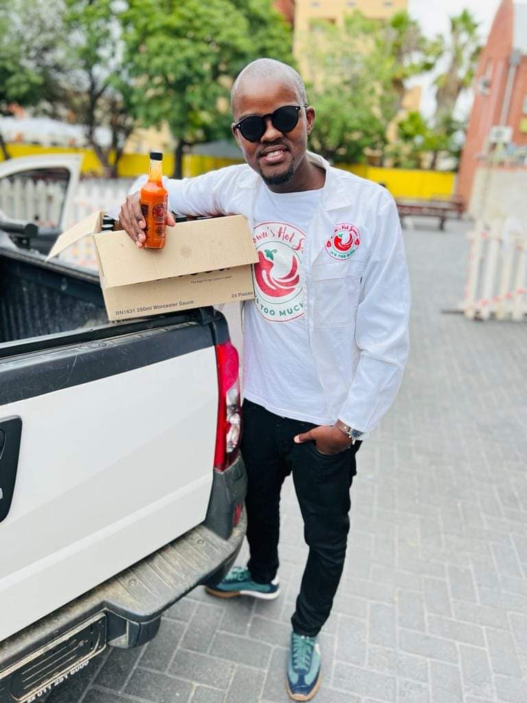 ThobelaFMYaka's tweet photo. #MonatebreakfastShow le @wilsdee0 | Go tša kgwebo lehono re boledišana le Brown Seleme bjale ka moswa yo a thomilego kgwebo ya go tsweeletša di sauce tša go natefiša dijo gotšwa Turfloop Mankweng. https://t.co/JjZARdEjzu