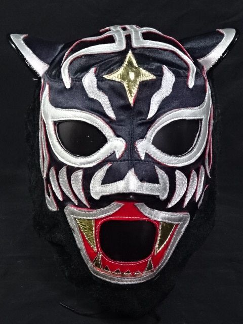 minnanoPW's tweet photo. ＃みんなのプロレスマーケット　＃イオンモール小山
＃初代タイガーマスク　はもちろんこと、マスクの展示、販売があります。
8月5日スタートです。＃闘道館　＃プロレス　
https://t.co/38n2e3eXXd https://t.co/r2uk2PzxhN