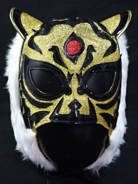 minnanoPW's tweet photo. ＃みんなのプロレスマーケット　＃イオンモール小山
＃初代タイガーマスク　はもちろんこと、マスクの展示、販売があります。
8月5日スタートです。＃闘道館　＃プロレス　
https://t.co/38n2e3eXXd https://t.co/r2uk2PzxhN