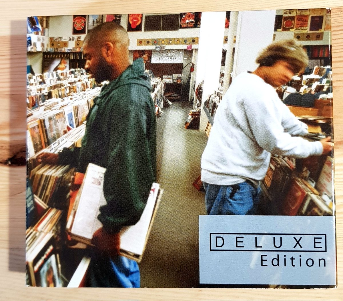 fredgoaty's tweet photo. Un jour un disque, série d'été.
[From my compactothèque.]
Cette semaine : The Hip-Hop Week.
#djshadow #joshdavis #allinstrumental #mowax #thisalbumreflectsalifetimeofvinylculture https://t.co/yjSrtQ0GIm
