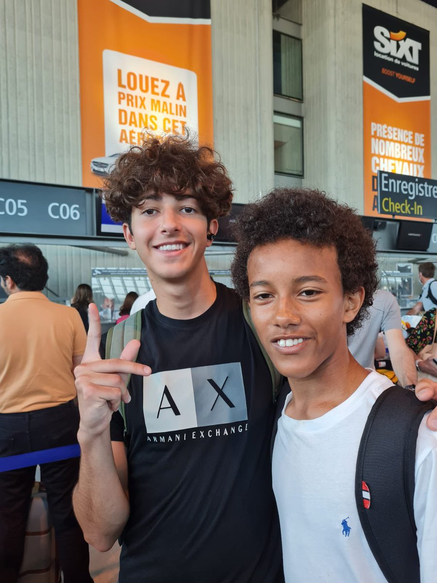 Playrockstar3's tweet photo. @Megga Yessir 👑 Remember me in the airport https://t.co/4C3od7V9w2
