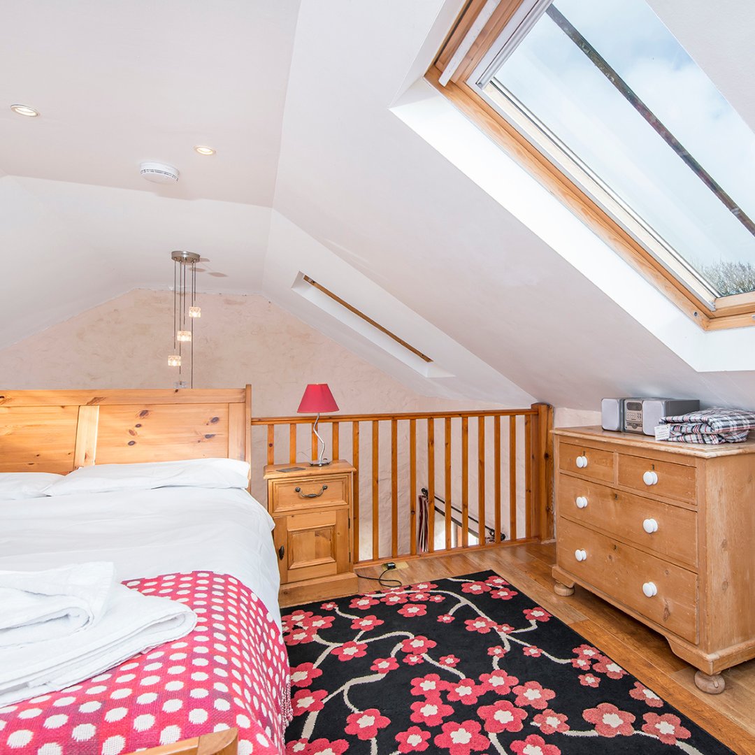 coastalcottages's tweet photo. #SummerHoliday Nolton Coach House in Nolton | 6-13th Aug | ยฃ840
#AugBankHol available at ยฃ788
๐๏ธ Sleeps 2
๐ถ #DogFriendly
๐บ Large enclosed gardens
๐๏ธ Walk to beach & #CoastPath
๐ฝ๏ธ Restaurant nearby
๐๏ธ https://t.co/ppMr7eh4XQ
#visitpembrokeshire #visitwales #coastalcottages https://t.co/Rf45TRXPUH