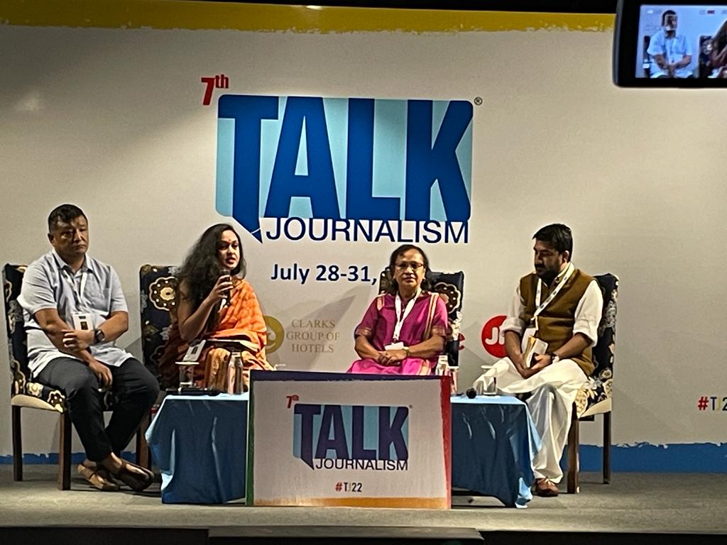 .<a href="/NuraRadha/">anuradha sharma</a> introducing the complexities of #Darjeeling to audience at <a href="/journalism_talk/">Talk Journalism</a>