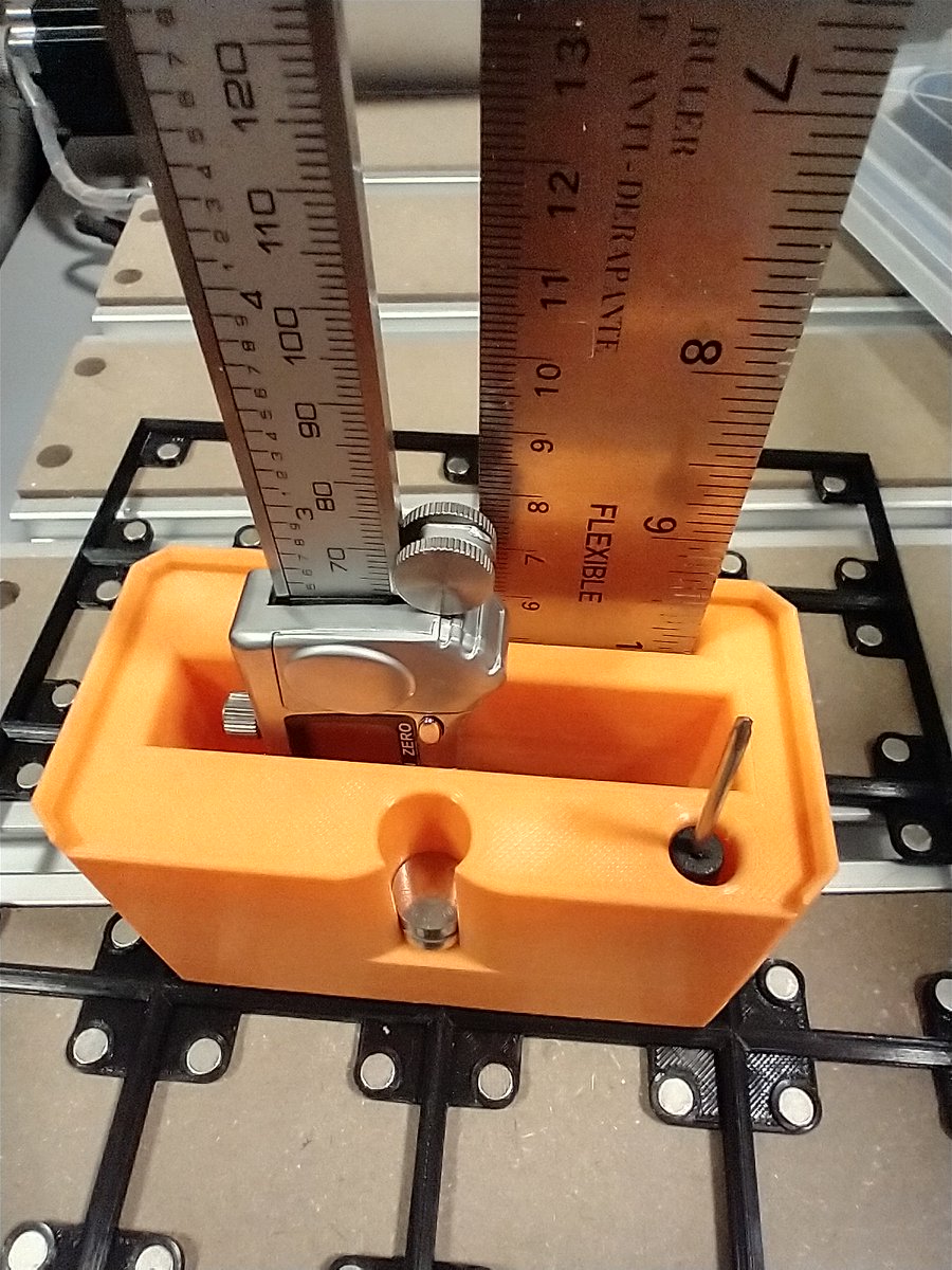 in3dca's tweet image. Finished the #FreeGrid digital calipers/steel ruler module, including screwdriver and spare batteries. New case uses 1/6 of the desk space! STL and FreeCAD design files now available on @Cults3D, just search for FreeGrid. #MadeWithFreeCAD #FC3D @snapmaker
