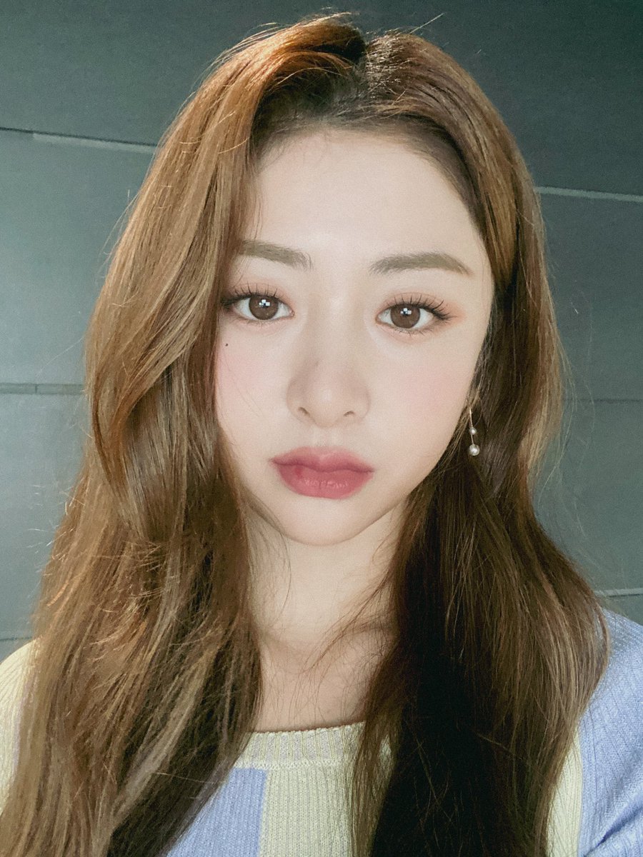 ً (@huhyunjwin) on Twitter photo 