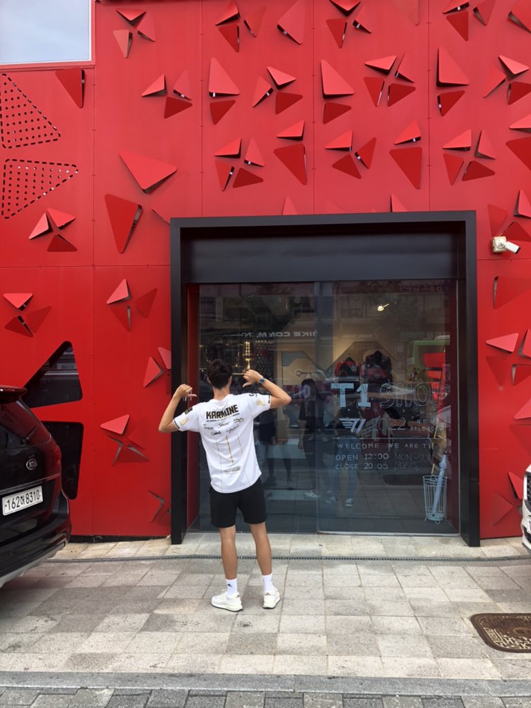 baach69's tweet image. @KarmineCorp @KCORP_ULTRAS 
@NemoBenoit