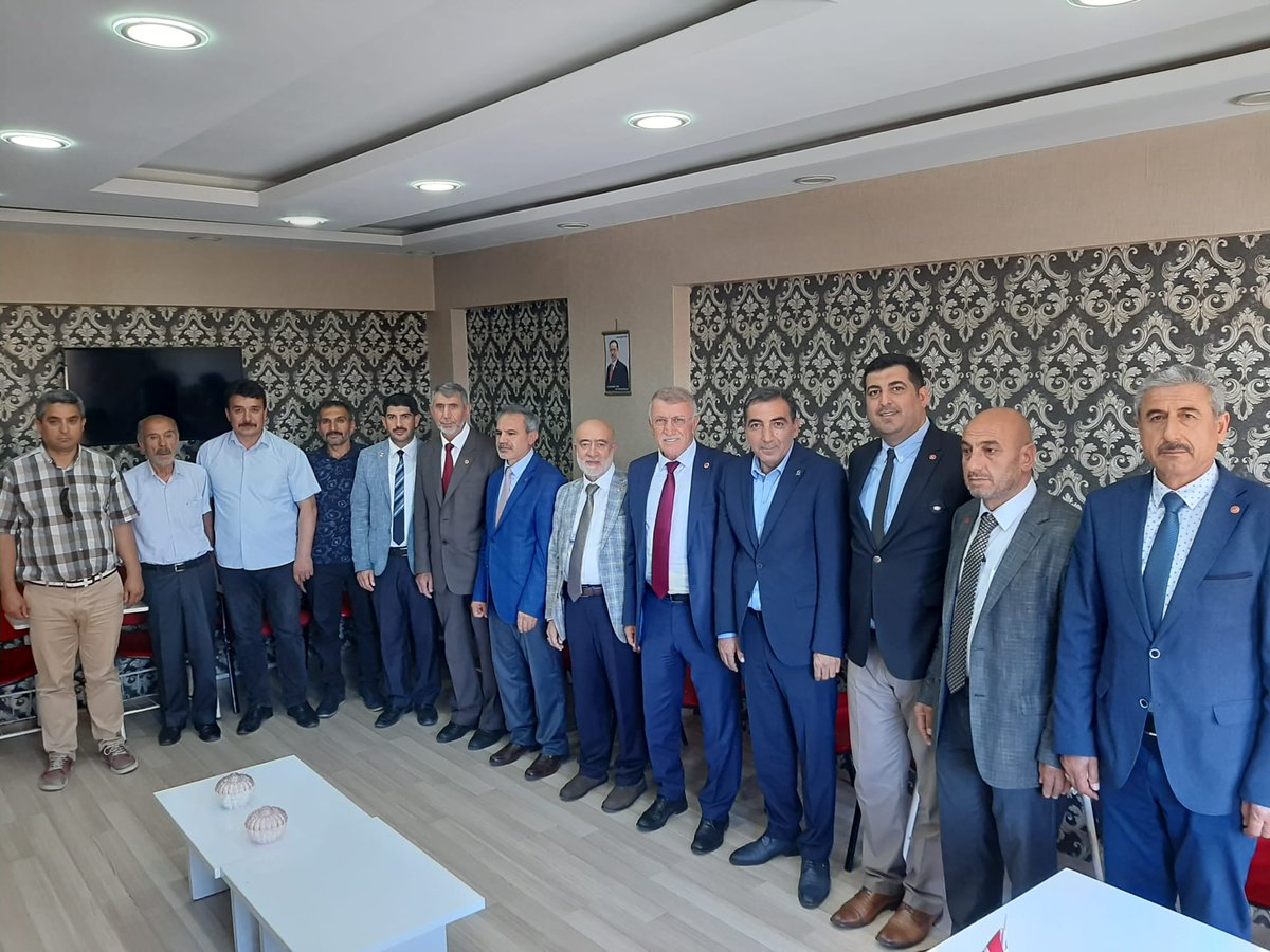 Saadet Partisi Sivas İl Sorumlumuz Zeynel KESKİN, Genel Merkez YDK üyesi Dursun COŞAR, Saadet Partisi Sivas İl Başkanımız M.Zahit TOKGÖZ  ve beraberindeki heyetimiz Milli Yol Partisi İl Başkanı - Zeki HARAL' ziyaret gerçekleştirdi.