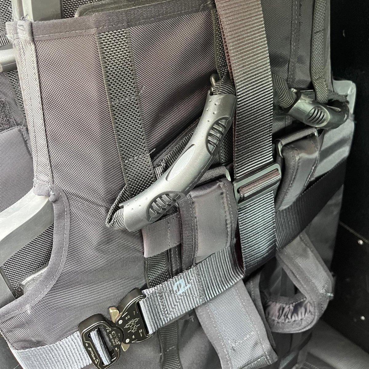 contactleftltd's tweet photo. We are pleased to announce that we have been awarded a contract to supply a specialist UK Police Department with the UK Outdoor Manufacturing (UKOM) in car shield straps. These straps use a 6000lb Breaking Strain UK woven webbing and @austrialpin Buckles #policeofficer #Policeman https://t.co/93uXsjEdOa