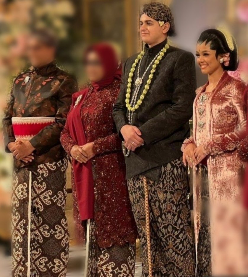 wkwkawkawkk 😂😂😂
gerombolan Wahabi Kadrun jd galau - segalau²nya !
dan sangking galaunya, sampe pada muter²in pu'un, akhirnya nyungsep di akarnya!! 😂😂😂
.