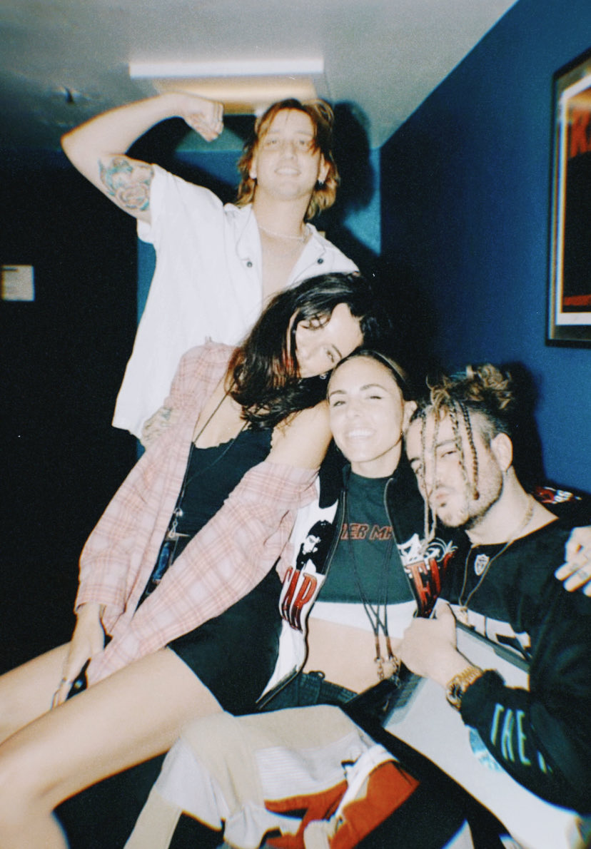 comfort clinton (@comfortclintonc) on Twitter photo 