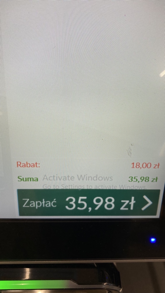 therealbgn's tweet photo. O proszę, Biedronka i nieaktywowany Windows na kasie samoobsługowej. 🤷‍♂️ https://t.co/vw3l8DlJSs