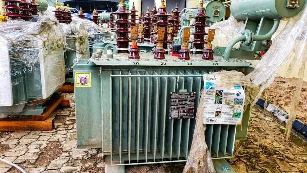 ImcomStrat's tweet photo. The Managing Director and CEO of Imo State Oil Producing Areas Development Commission Chief Charles Orie has taken delivery of transformers for onward installation in communities in the Oil Producing Areas of Imo State. 

#ImoState 
#HopeforImo 
#Hopeisworking https://t.co/YymWF1kOAt