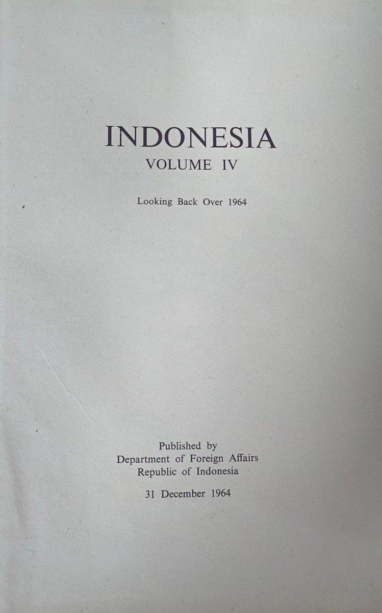 picoez's tweet image. Selamat siang, Lurs.
Aku mau lelang buku koleksiku untuk tambahan bayar UKT mahasiswaku semester akhir.
Sudah tinggal menyelesaikan skripsi, tapi mau berhenti karena ibunya kena kanker dan ayahnya kena stroke.
Saya minta untuk melanjutkan dan akhirnya bersedia.
Perlunya 4,75 juta
