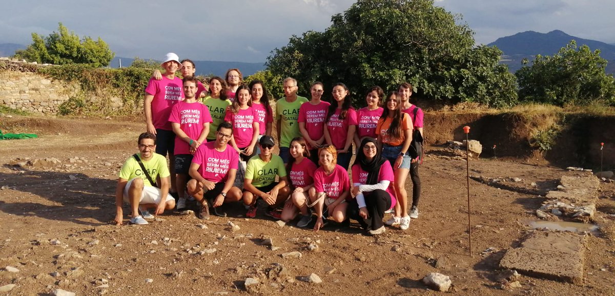 Museu Conca Dellà (@museuconcadella) on Twitter photo Ahir a la tarda es va cloure el camp de treball d'arqueologia a l'Hort del Cavaller, fruit de la col·laboració entre el Centre d'Estudis, <a href="/IsonaConcaDella/">Ajuntament d’Isona i Conca Dellà</a>
<a href="/joventutcat/">Joventut</a> i <a href="/AesoRecerca/">Aeso Recerca</a>. Un bon grup de veïns va gaudir de la visita que hi va fer l'equip d'arqueòlegs! Ahir a la tarda es va cloure el camp de treball d'arqueologia a l'Hort del Cavaller, fruit de la col·laboració entre el Centre d'Estudis, <a href="/IsonaConcaDella/">Ajuntament d’Isona i Conca Dellà</a>
<a href="/joventutcat/">Joventut</a> i <a href="/AesoRecerca/">Aeso Recerca</a>. Un bon grup de veïns va gaudir de la visita que hi va fer l'equip d'arqueòlegs!
